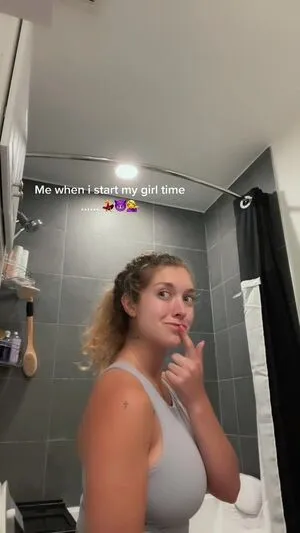 Emily OnlyFans Leaked Free Thumbnail Picture - #9JdZ9Wtdad