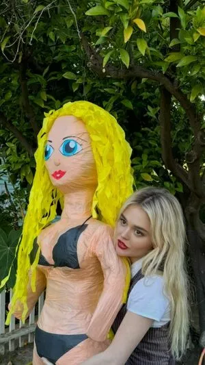 Emily Alyn Lind OnlyFans Leaked Free Thumbnail Picture - #ZHBpkPBZ4d