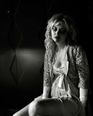 Emily Alyn Lind OnlyFans Leaked Free Thumbnail Picture - #f1elocdb3I