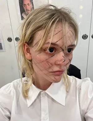 Emily Alyn Lind OnlyFans Leaked Free Thumbnail Picture - #oswGflaEo2