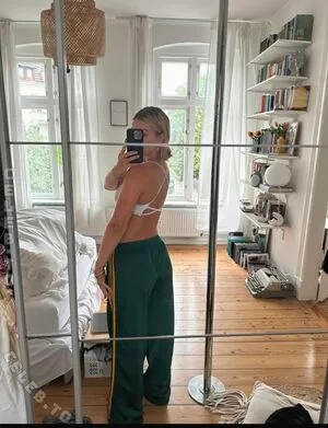 Emily Anouk Dorn OnlyFans Leaked Free Thumbnail Picture - #ZowhMyPiub