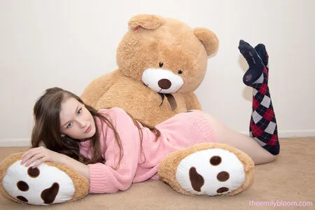 Emily Bloom OnlyFans Leaked Free Thumbnail Picture - #Miu39L8E9i