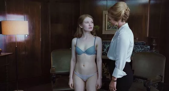 Emily Browning OnlyFans Leaked Free Thumbnail Picture - #1wtJeloFQ7