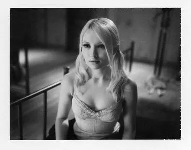 Emily Browning OnlyFans Leaked Free Thumbnail Picture - #BQ5YJIBYat