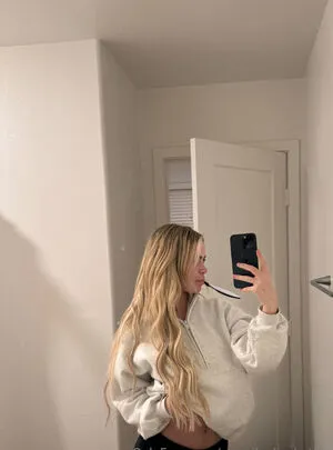 Emily Elizab3th OnlyFans Leaked Free Thumbnail Picture - #3JgoxEvAss