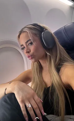 Emily Elizab3th OnlyFans Leaked Free Thumbnail Picture - #7LyoHHxLCK