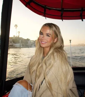 Emily Elizab3th OnlyFans Leaked Free Thumbnail Picture - #jr227Fn9A3