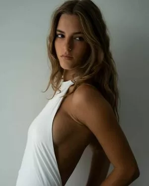 Emily Feld OnlyFans Leaked Free Thumbnail Picture - #433R1vts9n