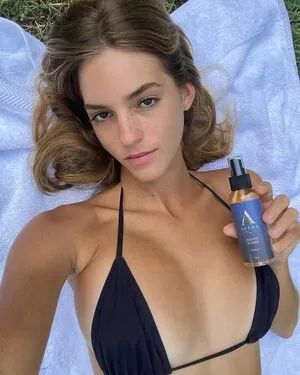 Emily Feld OnlyFans Leaked Free Thumbnail Picture - #H22O6vCGoo