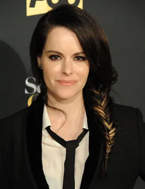 Emily Hampshire OnlyFans Leaked Free Thumbnail Picture - #bPumVisStm