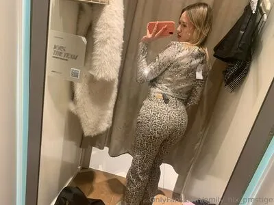 Emily Hix Prestige OnlyFans Leaked Free Thumbnail Picture - #g0FAZispRw