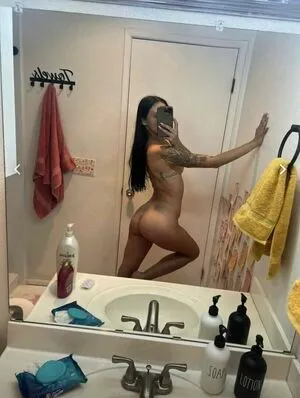 Emily Icx OnlyFans Leaked Free Thumbnail Picture - #T7RdfhXPA7