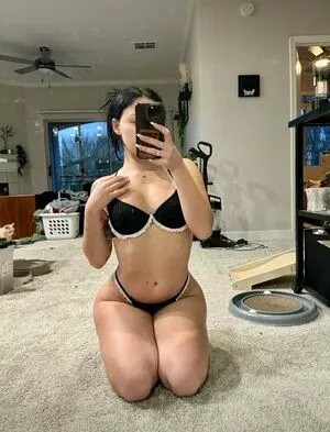 Emily Icx OnlyFans Leaked Free Thumbnail Picture - #bd71YBTaV3