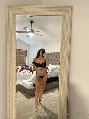 Emily Kat OnlyFans Leaked Free Thumbnail Picture - #8zodDdJlM2