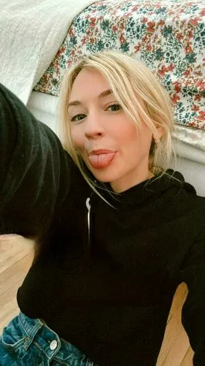 Emily Kinney OnlyFans Leaked Free Thumbnail Picture - #1m6F9a0Vaa