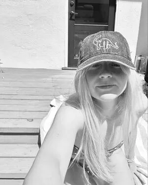 Emily Kinney OnlyFans Leaked Free Thumbnail Picture - #21h6XQLw52