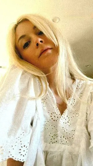 Emily Kinney OnlyFans Leaked Free Thumbnail Picture - #EdyWwE02PZ
