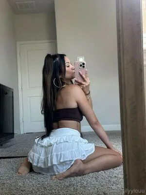 Emily Lou OnlyFans Leaked Free Thumbnail Picture - #4RkyOalr9P