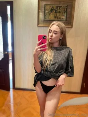 Emily Militom OnlyFans Leaked Free Thumbnail Picture - #on4nV4XA79