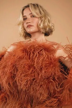 Emily Osment OnlyFans Leaked Free Thumbnail Picture - #1CMkrqDeum