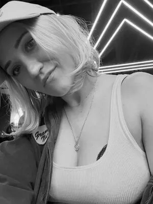 Emily Osment OnlyFans Leaked Free Thumbnail Picture - #1jefDszcmV