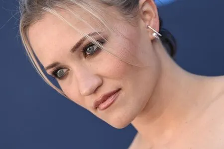 Emily Osment OnlyFans Leaked Free Thumbnail Picture - #2dq1485Y2i