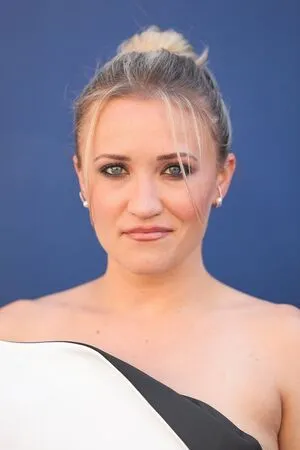 Emily Osment OnlyFans Leaked Free Thumbnail Picture - #ARDZuT6mBV