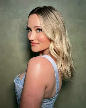 Emily Osment OnlyFans Leaked Free Thumbnail Picture - #PUYCfIErTs