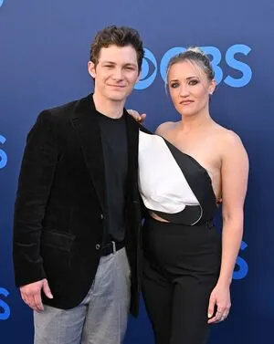 Emily Osment OnlyFans Leaked Free Thumbnail Picture - #SuNWFM3kO6