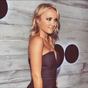 Emily Osment OnlyFans Leaked Free Thumbnail Picture - #idgFXhO5pc