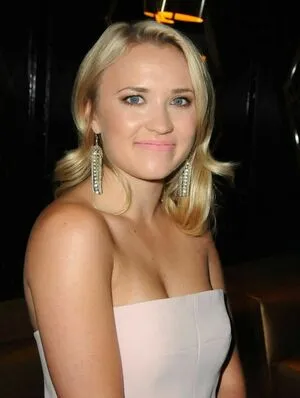 Emily Osment OnlyFans Leaked Free Thumbnail Picture - #t4GPuUj4xY