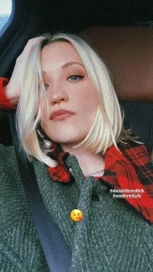 Emily Osment OnlyFans Leaked Free Thumbnail Picture - #uhbSmLuXDu