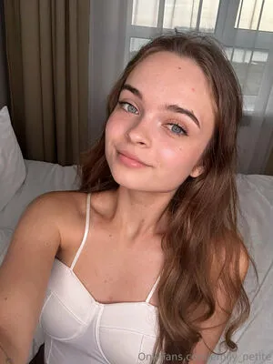 Emily Petite OnlyFans Leaked Free Thumbnail Picture - #5fniTUs7pa