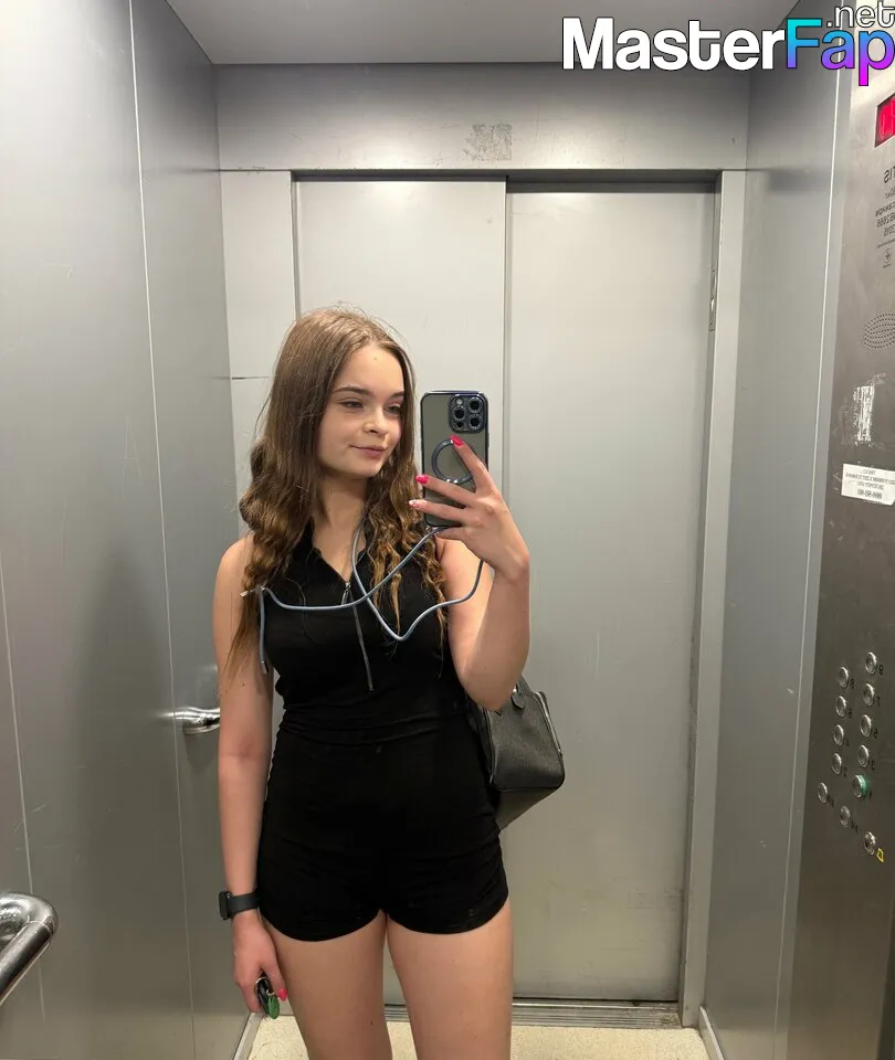 emily_petite