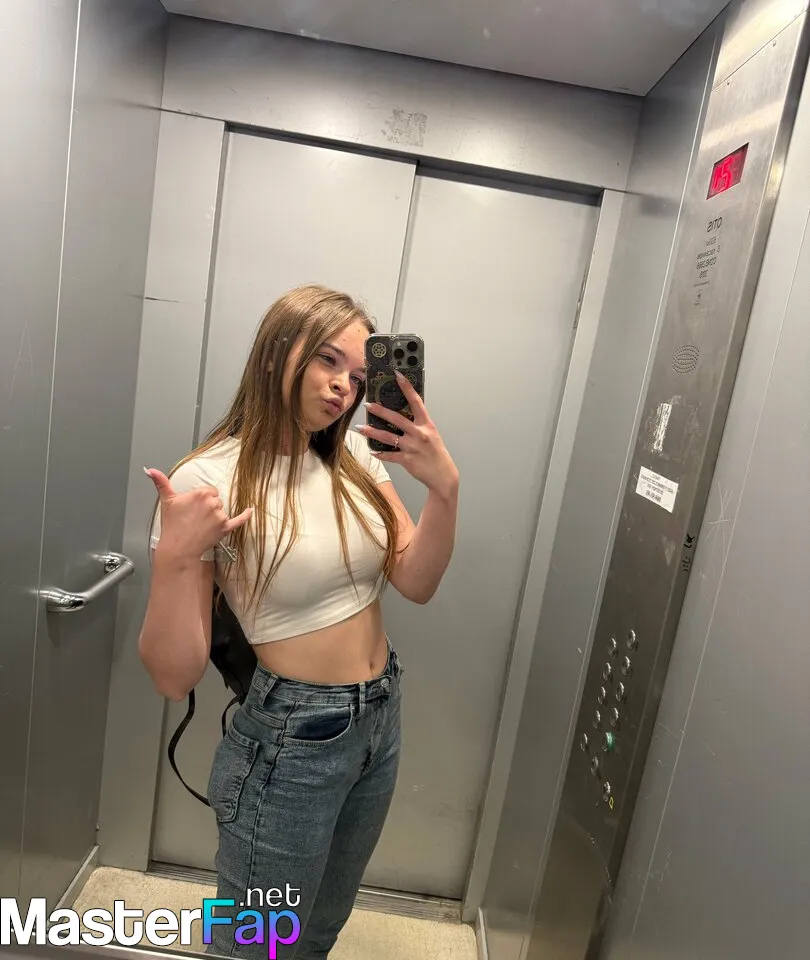 emily_petite