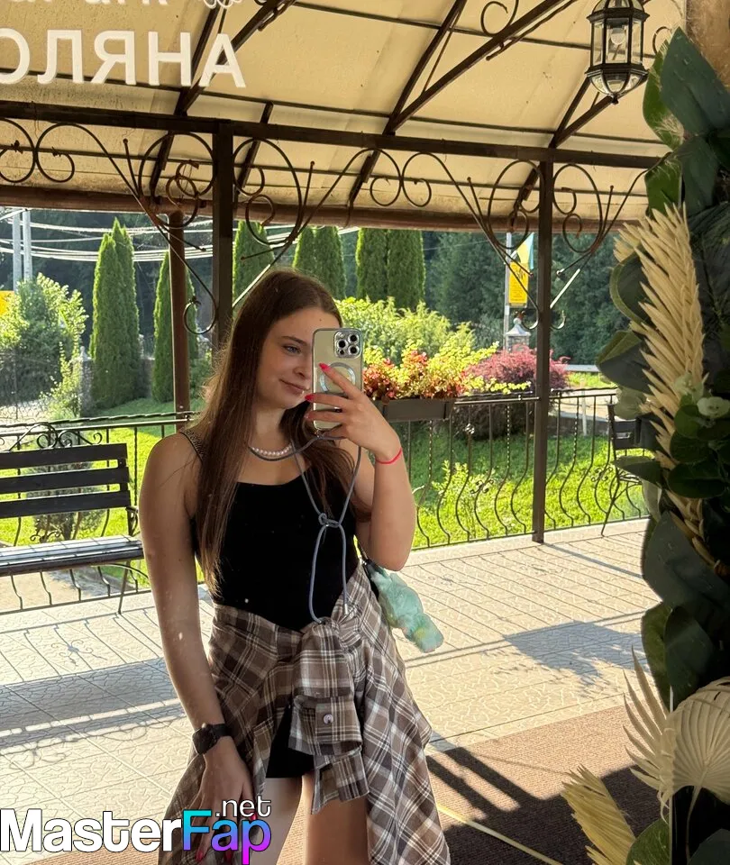 emily_petite