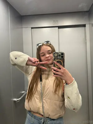 Emily Petite OnlyFans Leaked Free Thumbnail Picture - #kKYzOzV0MI