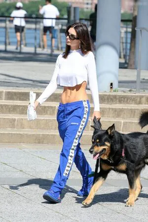 Emily Ratajkowski OnlyFans Leaked Free Thumbnail Picture - #04HxN7FzCg