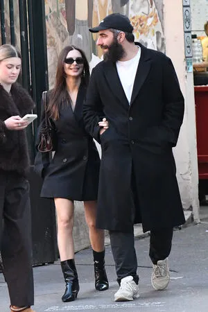 Emily Ratajkowski OnlyFans Leaked Free Thumbnail Picture - #06RYHSuR3v