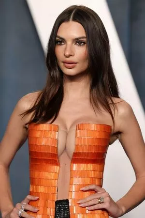 Emily Ratajkowski OnlyFans Leaked Free Thumbnail Picture - #0ieZG25n0o