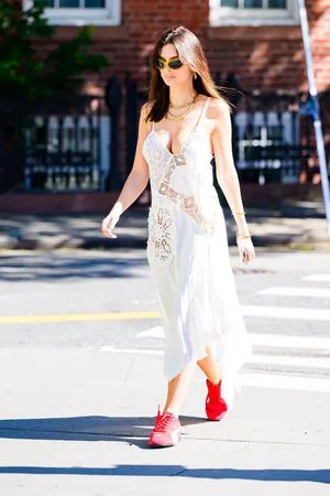 Emily Ratajkowski OnlyFans Leaked Free Thumbnail Picture - #0xftvaFmYs