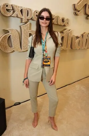 Emily Ratajkowski OnlyFans Leaked Free Thumbnail Picture - #1X326xmDzA