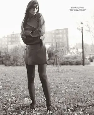 Emily Ratajkowski OnlyFans Leaked Free Thumbnail Picture - #1avsdDQQL2