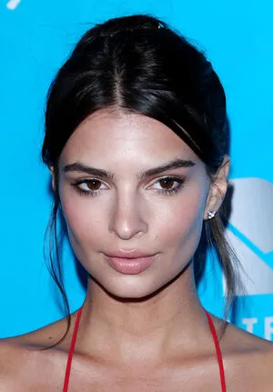 Emily Ratajkowski OnlyFans Leaked Free Thumbnail Picture - #1qm5shOLNn