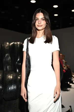 Emily Ratajkowski OnlyFans Leaked Free Thumbnail Picture - #22i7qLcqgS