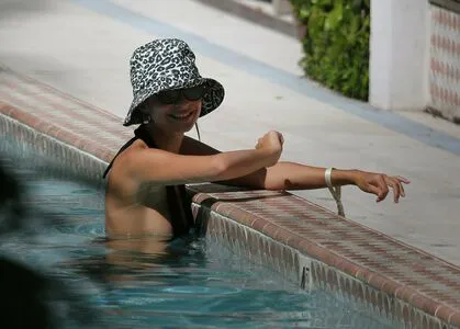 Emily Ratajkowski OnlyFans Leaked Free Thumbnail Picture - #26ZSXStrkP