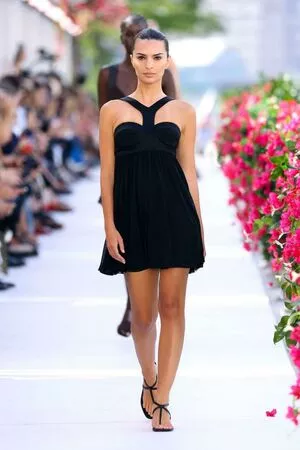 Emily Ratajkowski OnlyFans Leaked Free Thumbnail Picture - #2I30v5IGYu