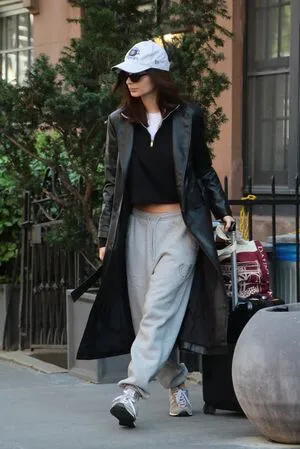 Emily Ratajkowski OnlyFans Leaked Free Thumbnail Picture - #2Q8fuXWdFQ