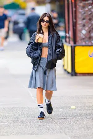 Emily Ratajkowski OnlyFans Leaked Free Thumbnail Picture - #3iq1ZCUAFA