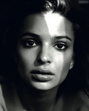 Emily Ratajkowski OnlyFans Leaked Free Thumbnail Picture - #3oxpiBh8R9